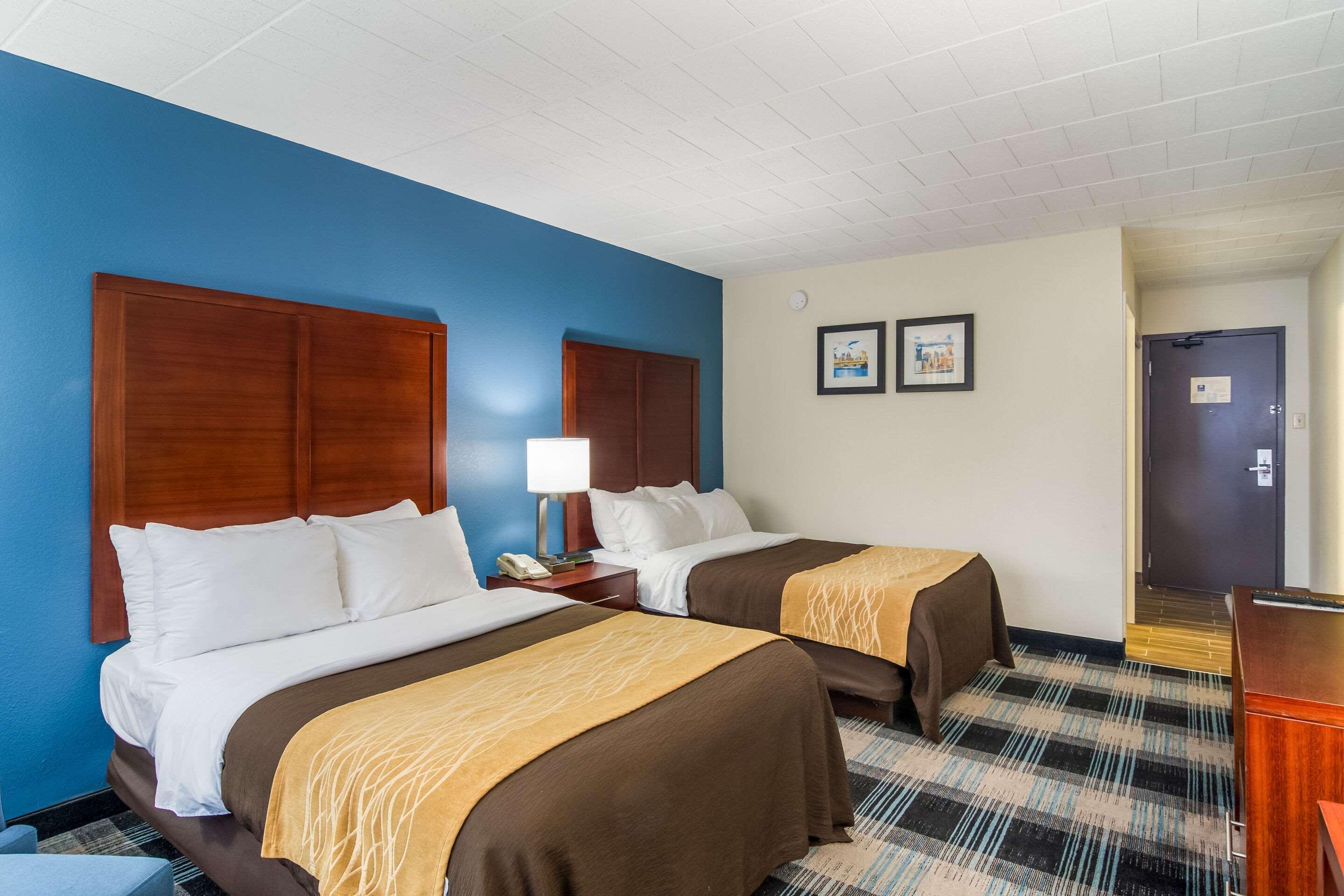 Mainstay Suites Verona Екстер'єр фото