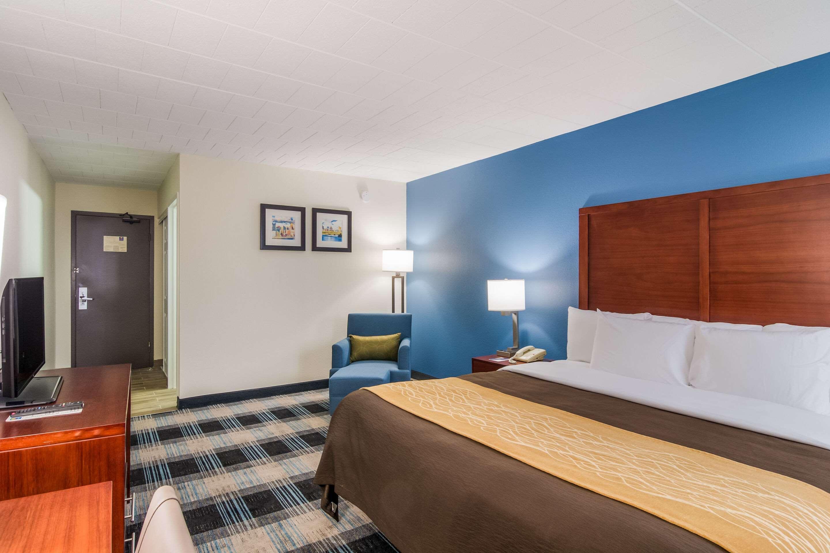 Mainstay Suites Verona Екстер'єр фото