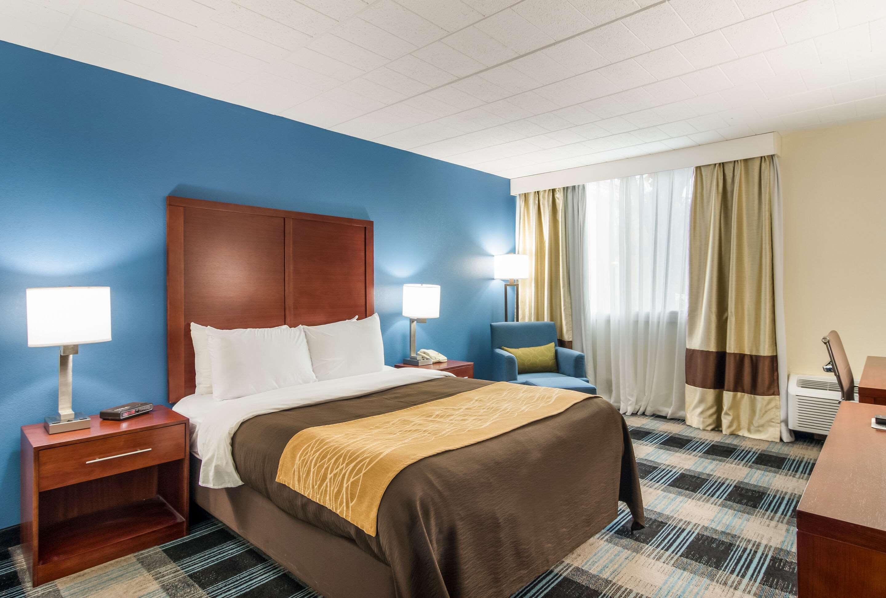 Mainstay Suites Verona Екстер'єр фото
