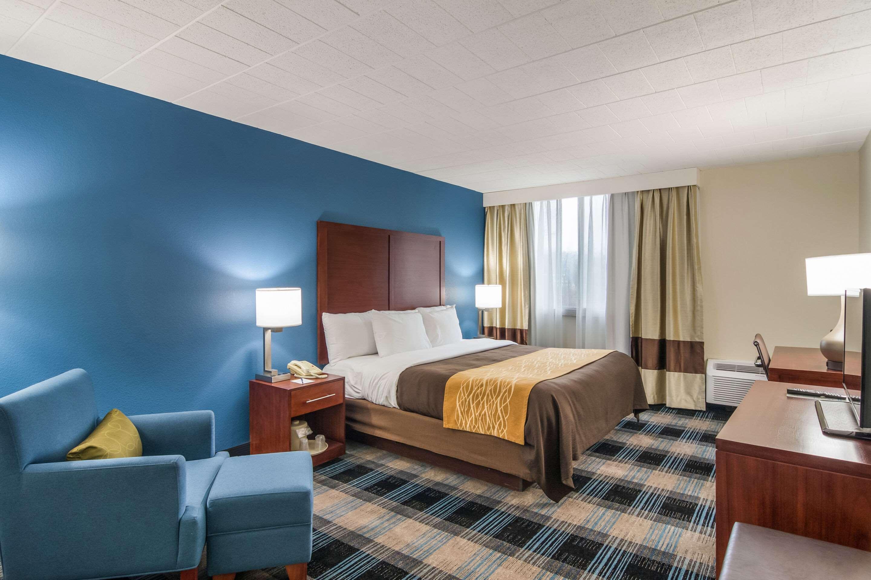 Mainstay Suites Verona Екстер'єр фото