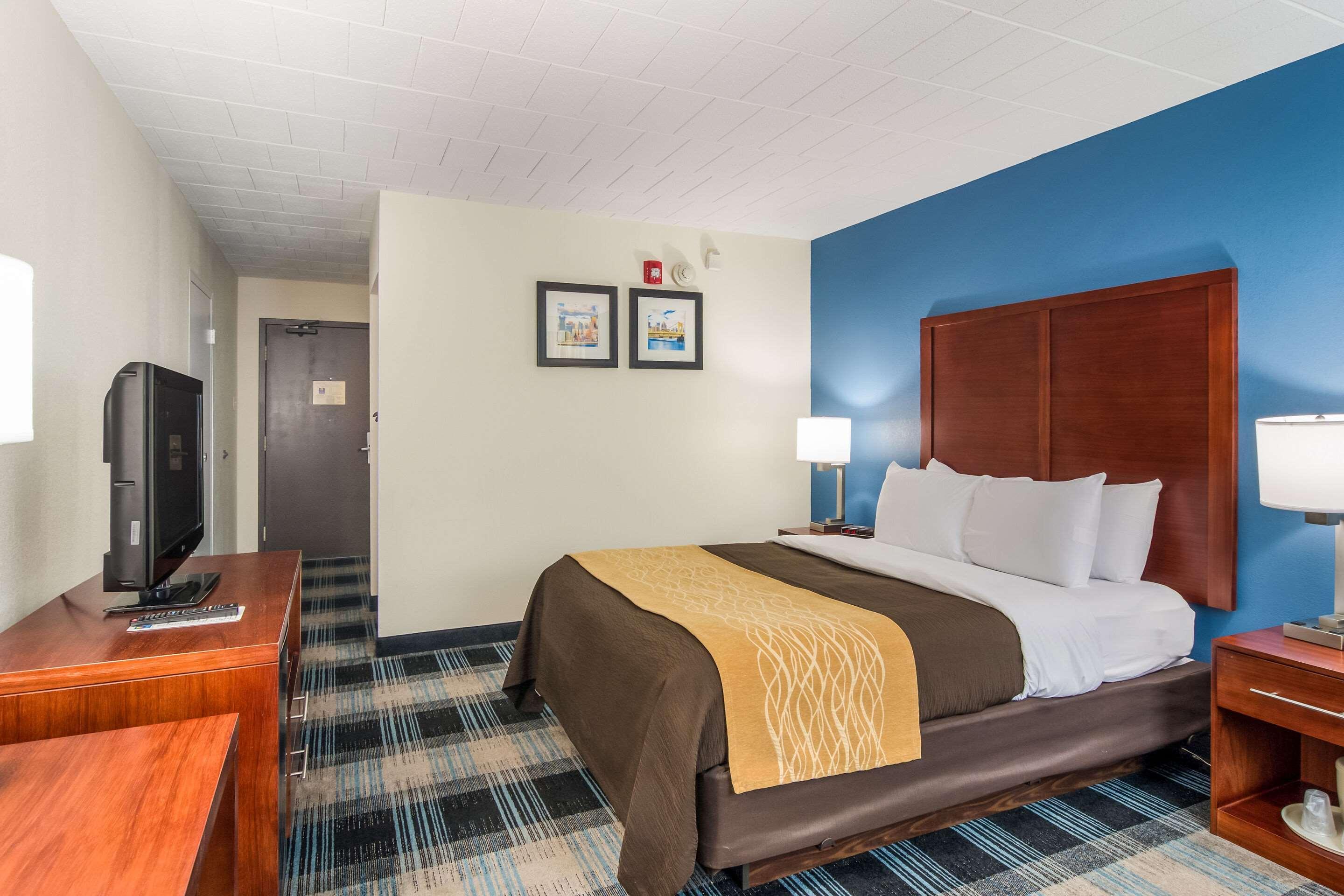 Mainstay Suites Verona Екстер'єр фото
