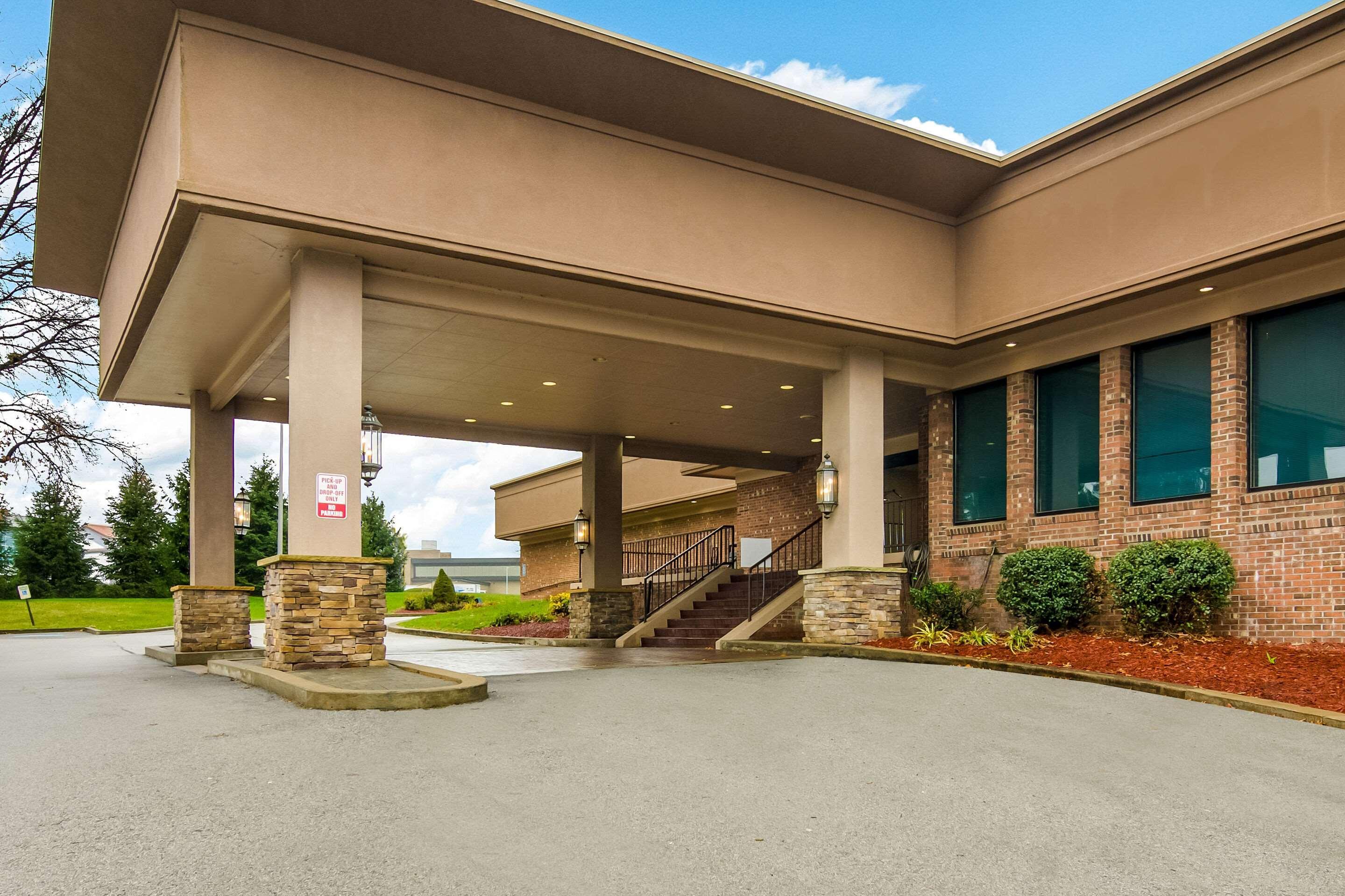 Mainstay Suites Verona Екстер'єр фото