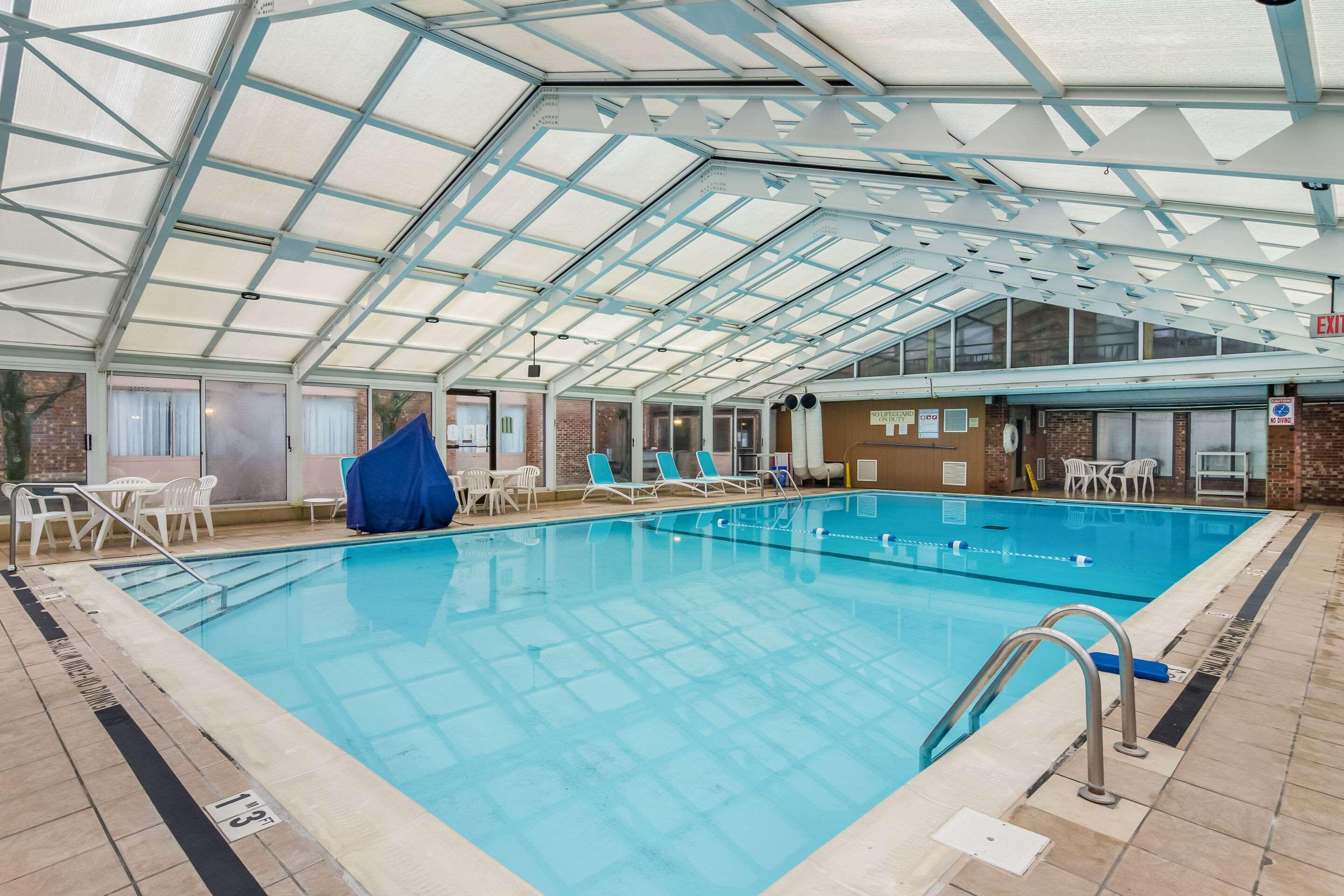 Mainstay Suites Verona Екстер'єр фото