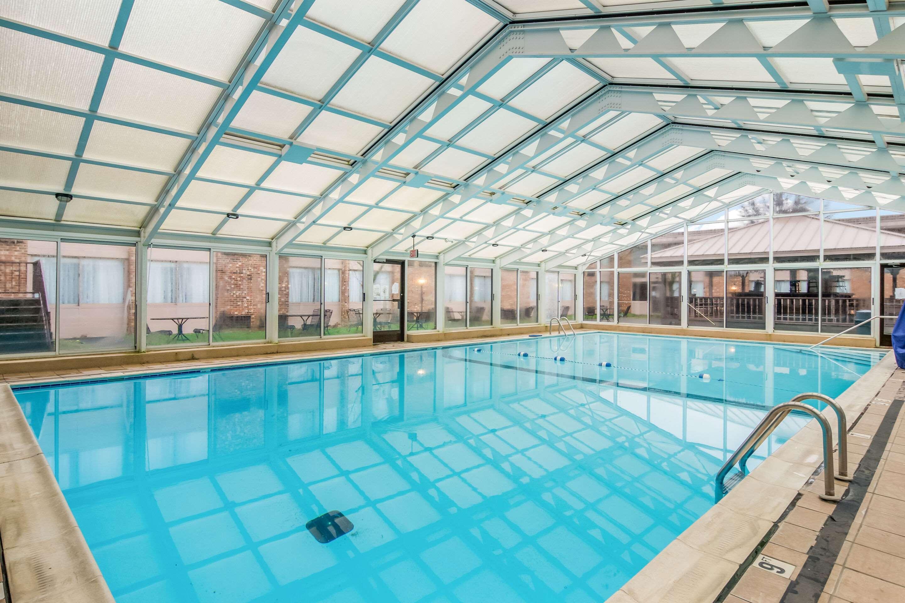Mainstay Suites Verona Екстер'єр фото