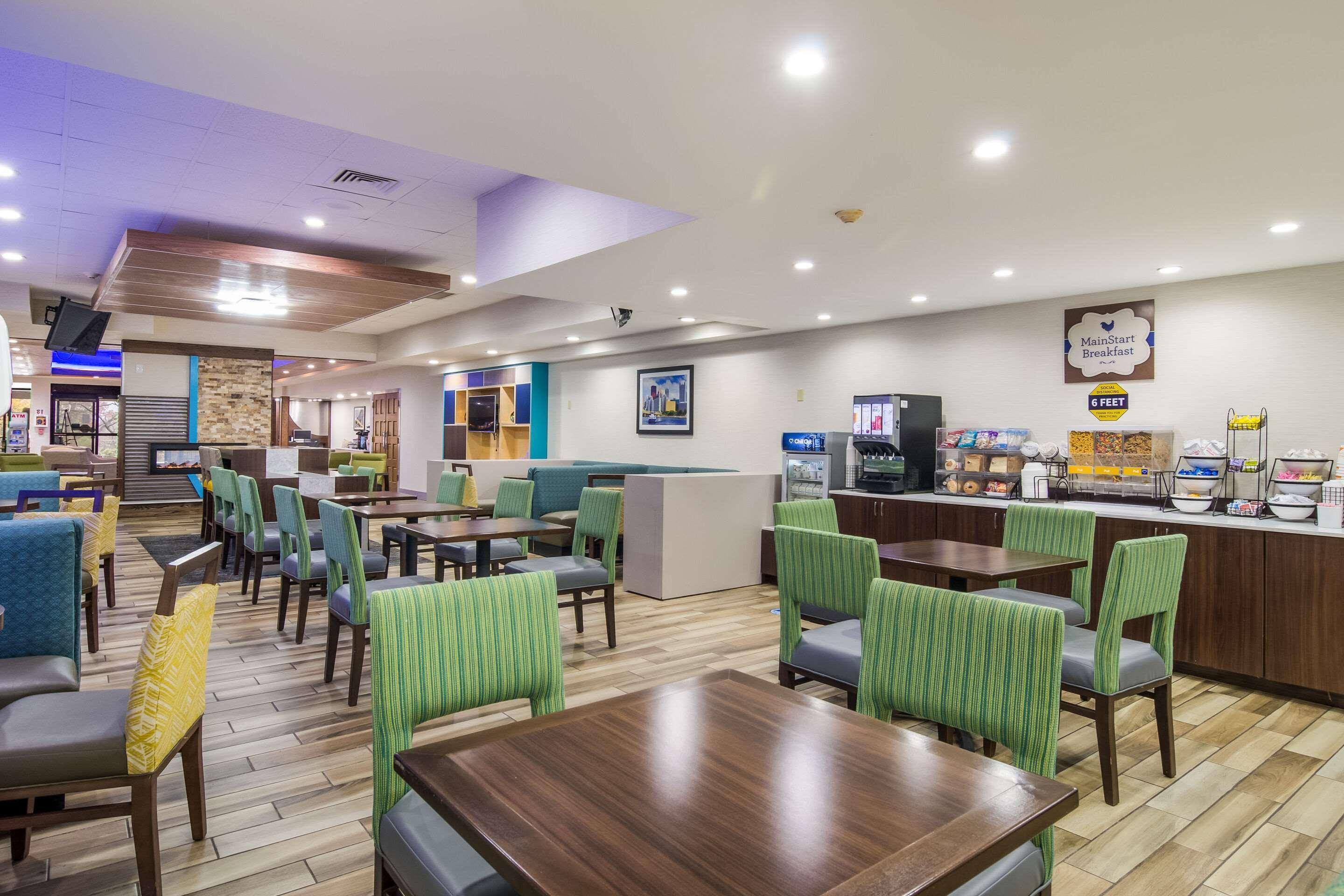 Mainstay Suites Verona Екстер'єр фото