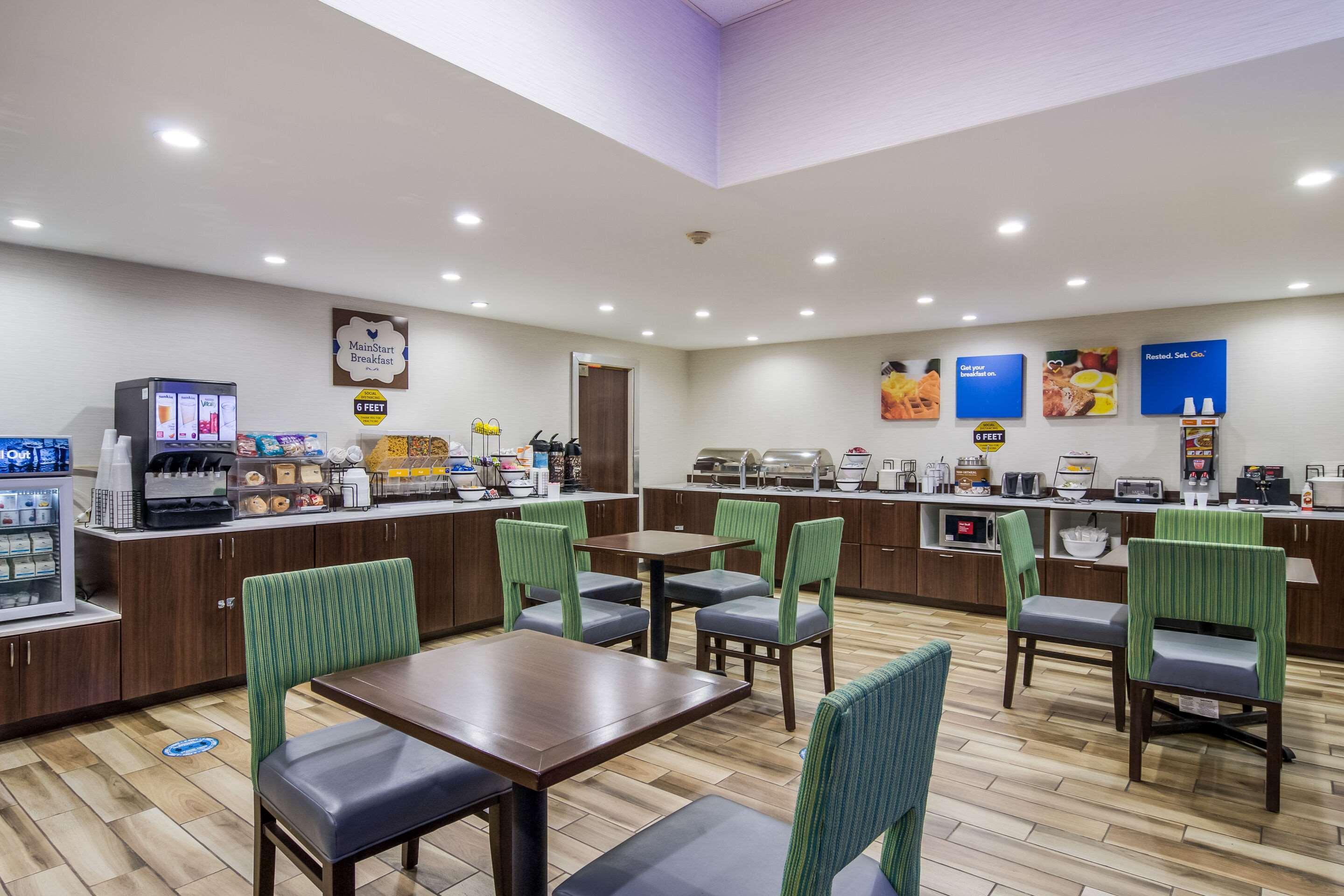 Mainstay Suites Verona Екстер'єр фото