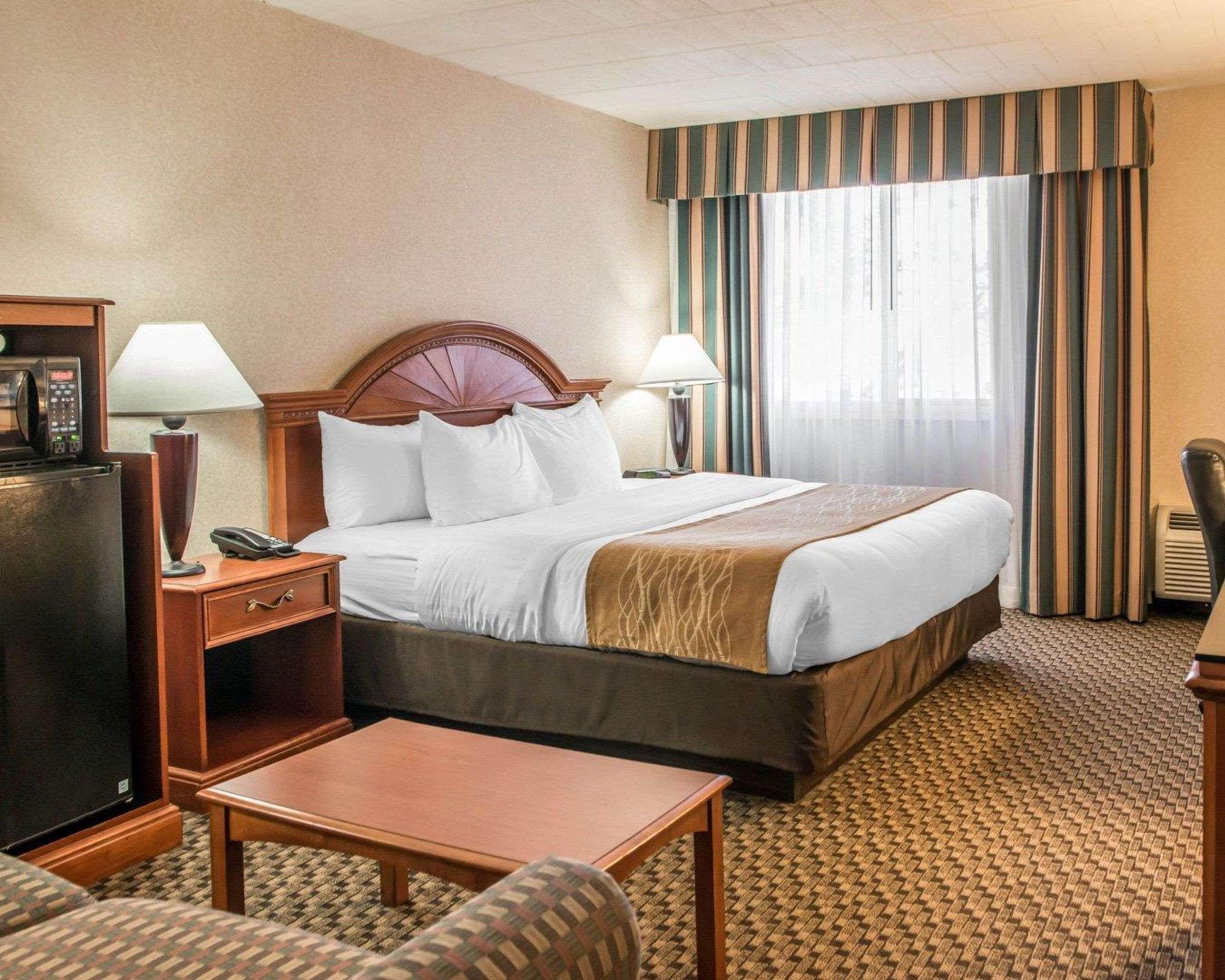 Mainstay Suites Verona Екстер'єр фото