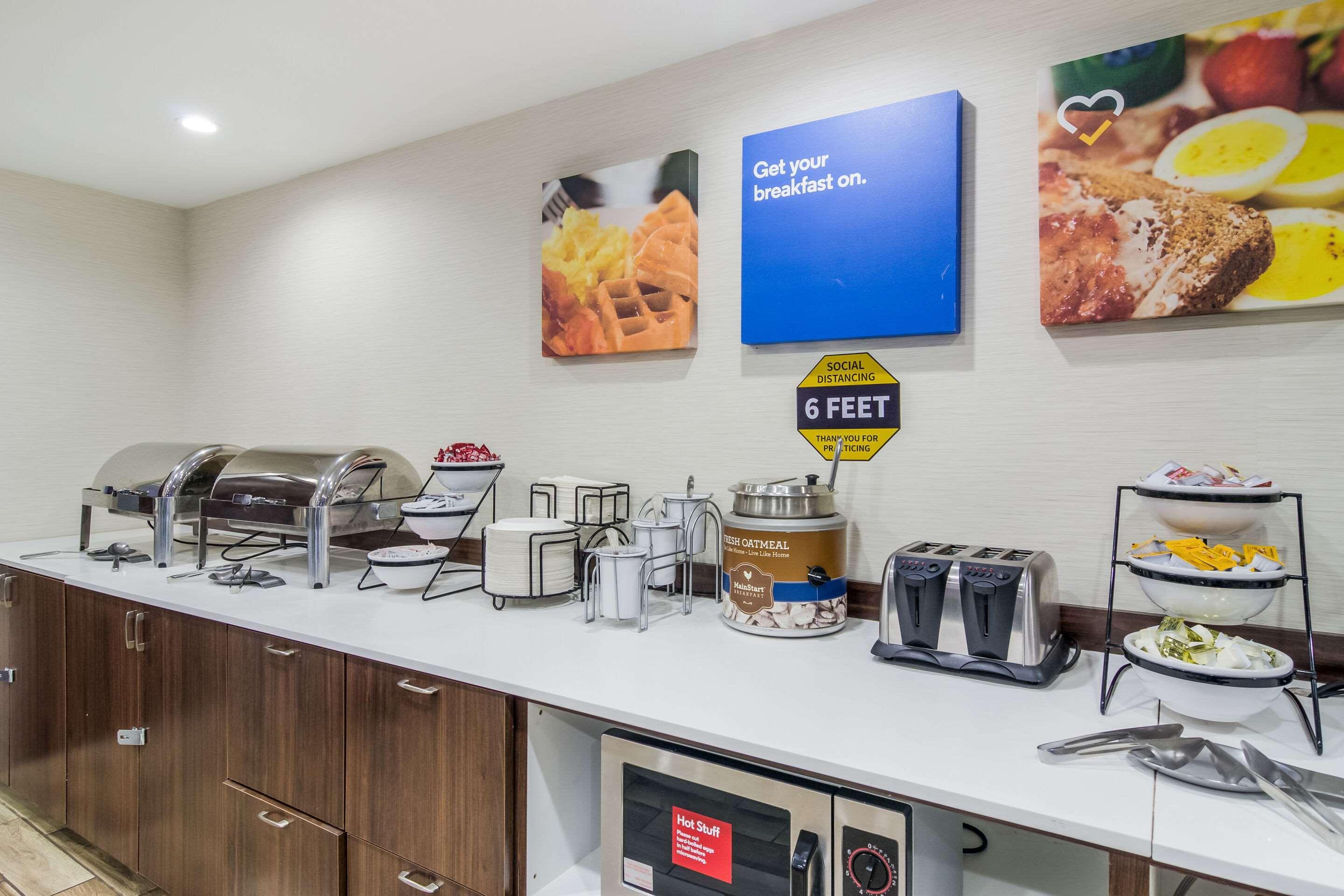 Mainstay Suites Verona Екстер'єр фото