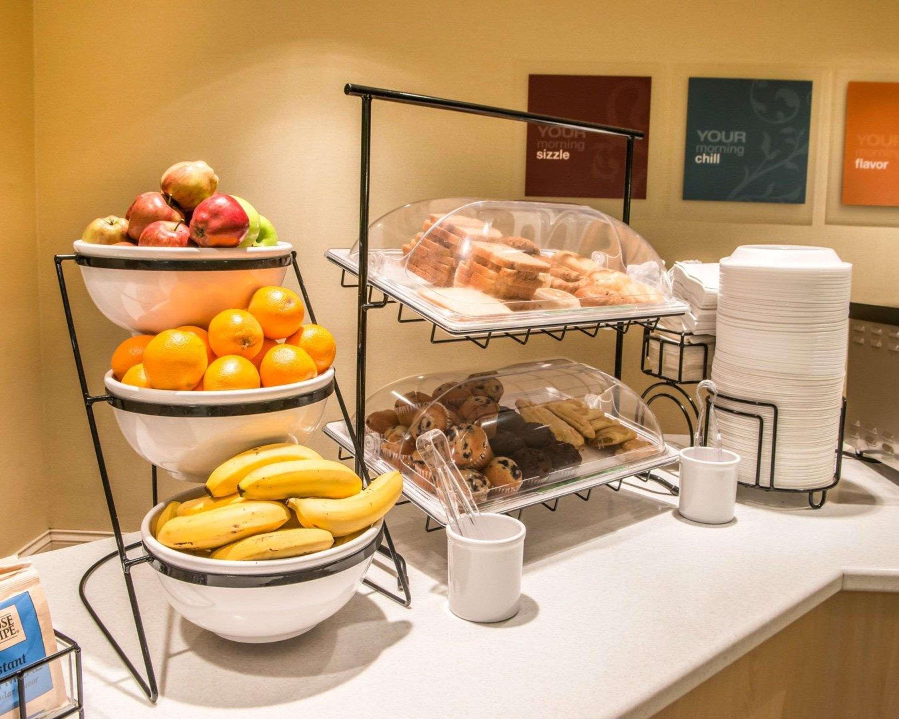 Mainstay Suites Verona Екстер'єр фото