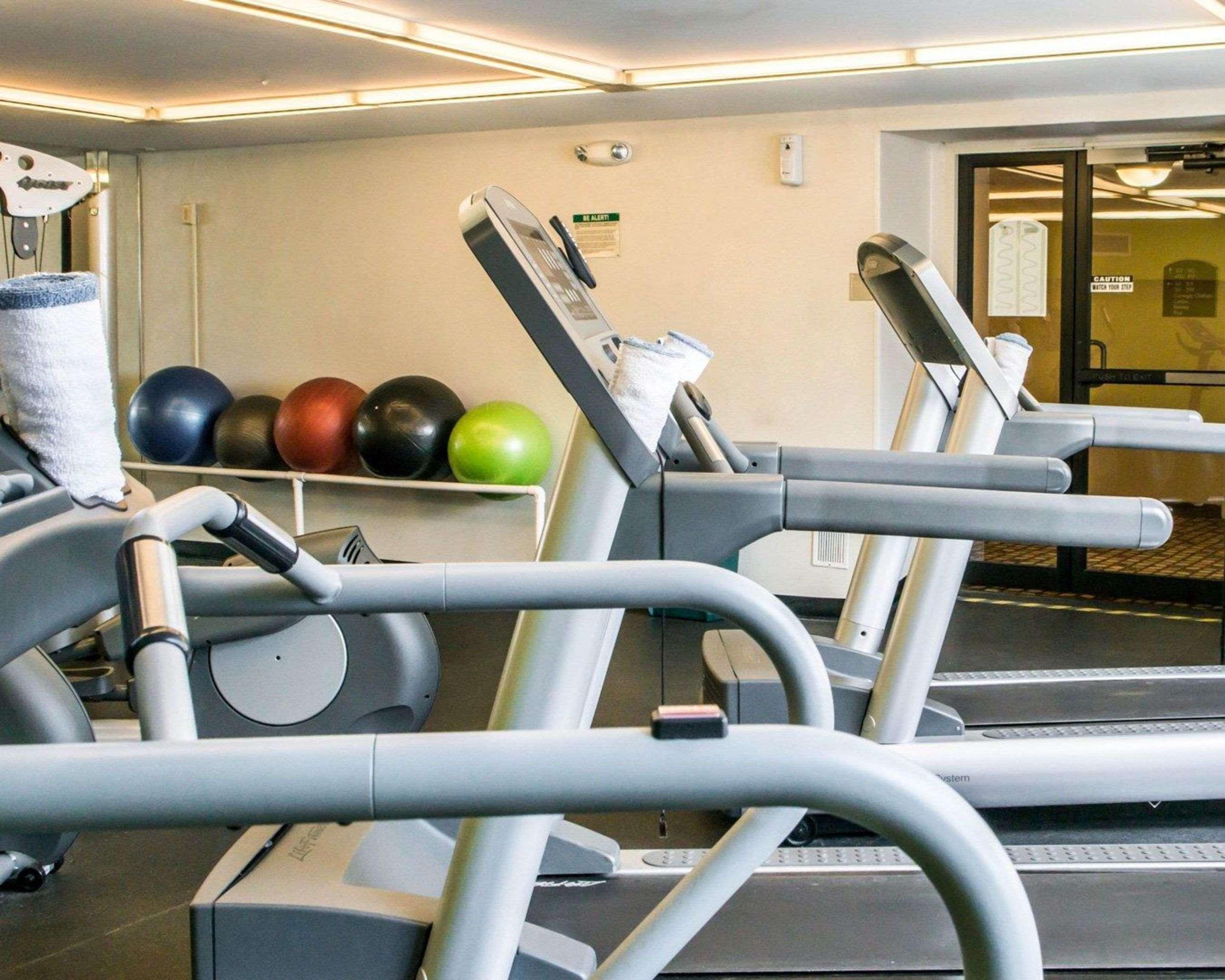 Mainstay Suites Verona Екстер'єр фото
